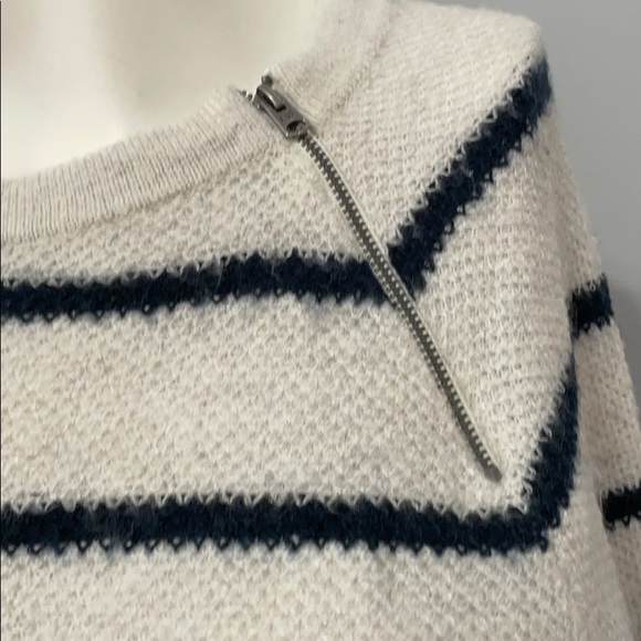 Abercrombie & Fitch sweater w/ zipper accent, S - Picture 3 of 3